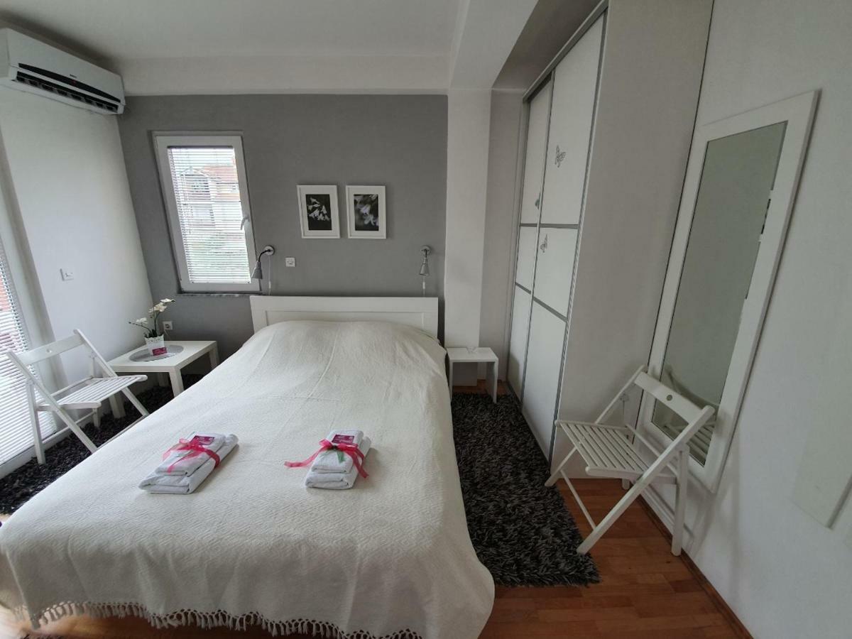 Apartments Nela Ohrid Bagian luar foto