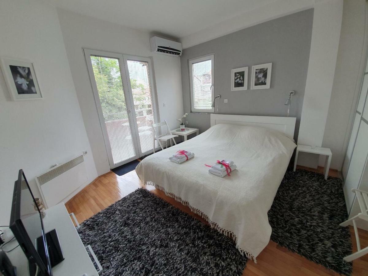 Apartments Nela Ohrid Bagian luar foto